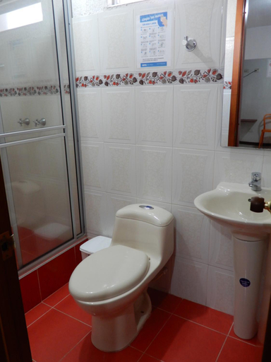 Bathroom 3, Hotel La Candelaria, Ráquira