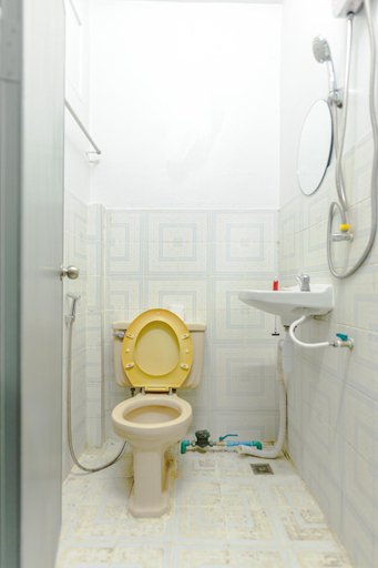 Bathroom 4, High5 Guesthouse, Pattaya
