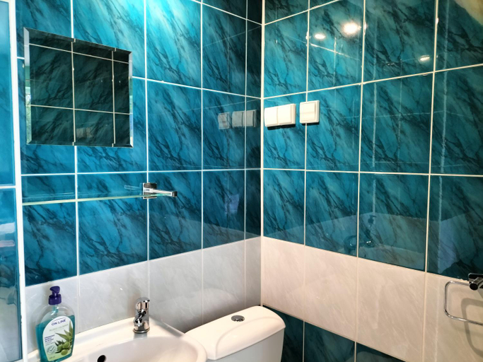 Bathroom 11