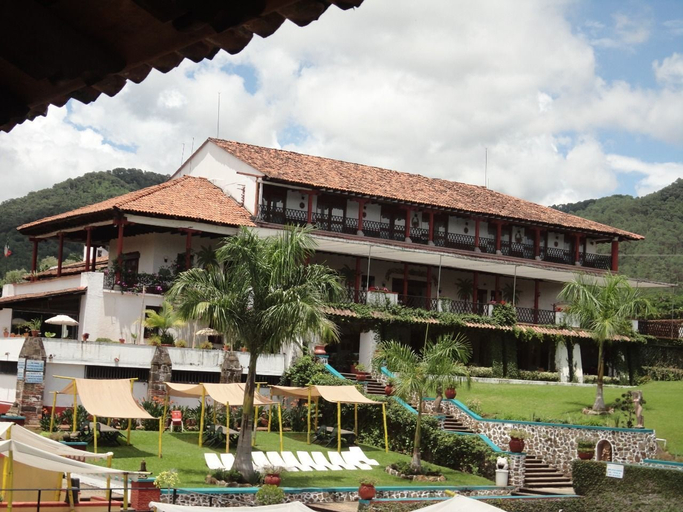 Exterior & Views, Hotel Campestre Hacienda Caracha, Ziracuaretiro