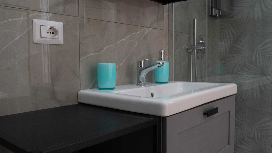 Bathroom 5, Vesuvio Home Capodichino Blue, Napoli