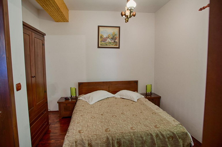 Bedroom, Vila Ursul, Malaia