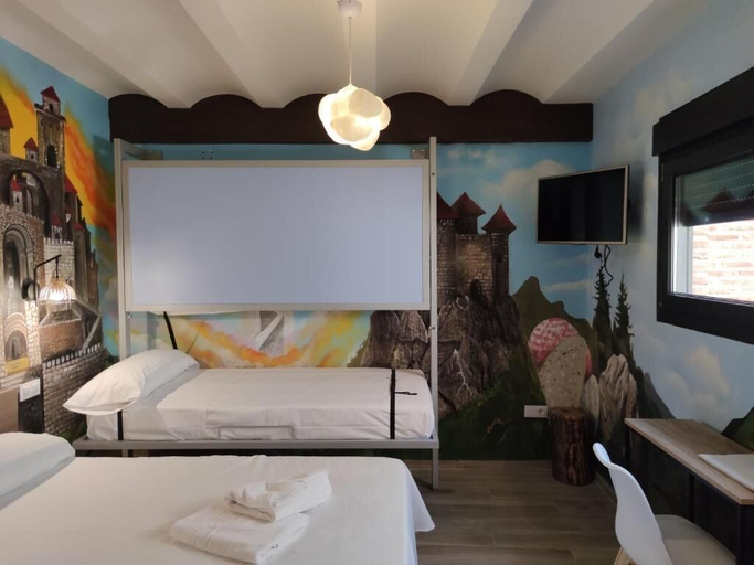 Bedroom 2, Magic Family Pinto, Madrid