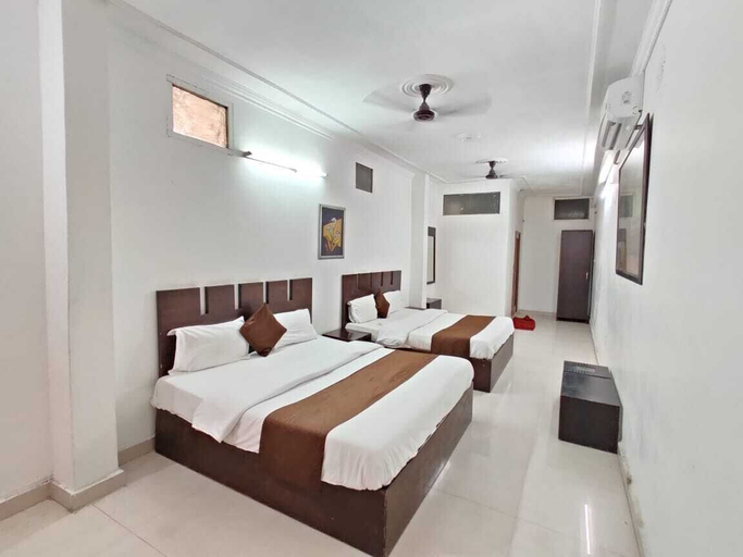 Bedroom 3, Hotel Queensland, Amritsar