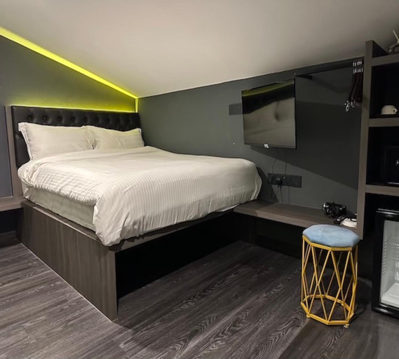 Bedroom 8