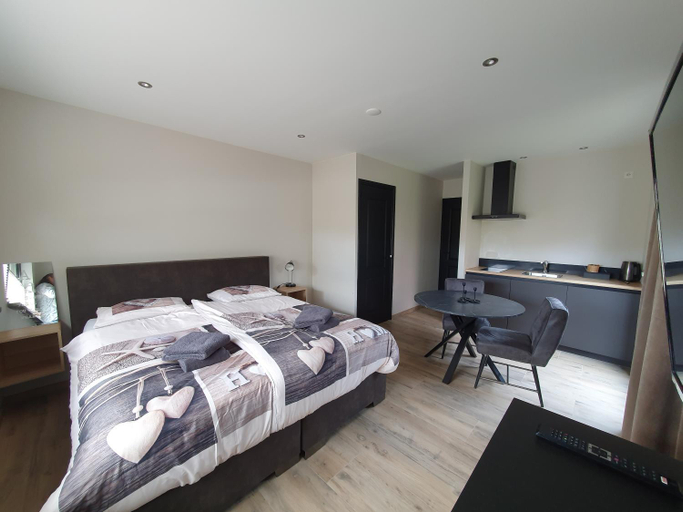 Others 5, B&B De Reede, Urk