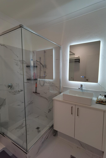 Bathroom 10