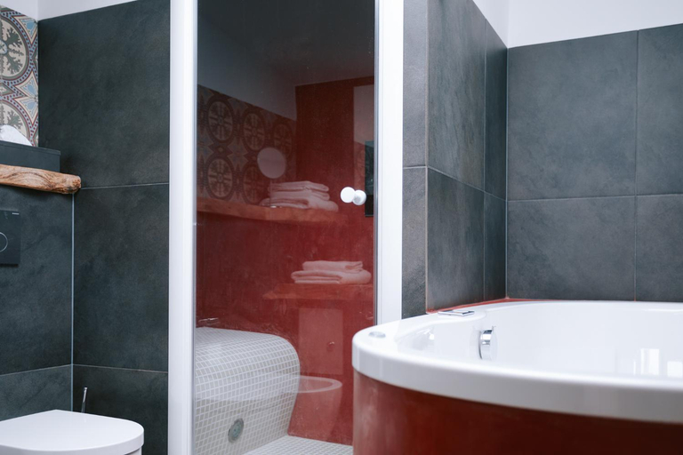 Bathroom 2, Hotel Karel, Arnhem