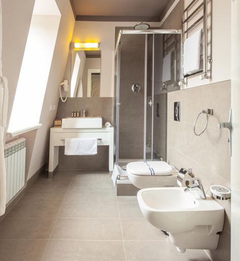 Bathroom 5, Business Hotel Continental, Odes'ka