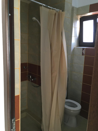 Bathroom 4, Paradox Oituz, Tuzla