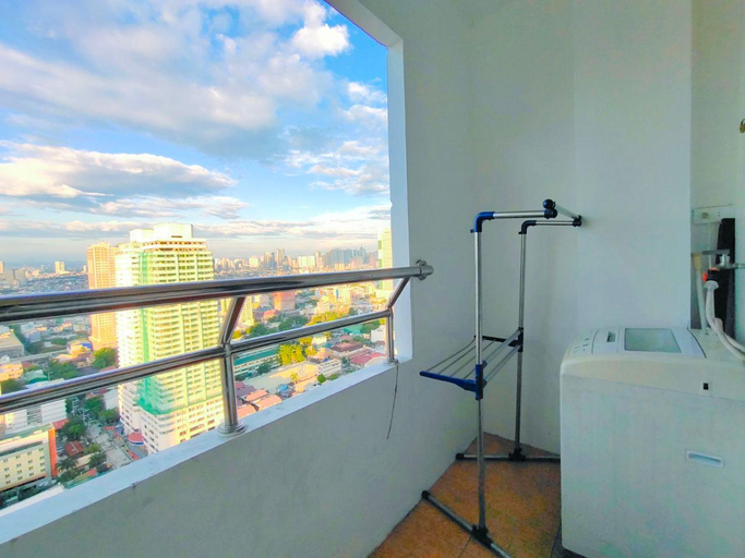 Others 2, GERI'S staycation MBM city view studio apartment, Manila City