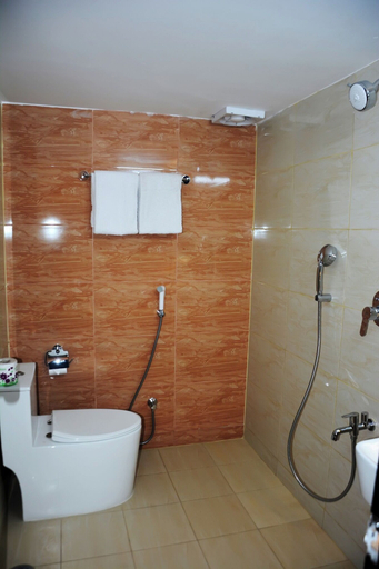 Bathroom 5, Hotel Grand Royal Dhanmondi, Dhaka