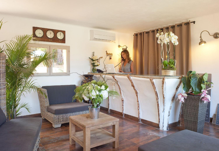 Public Area, Hotel Ambassador Palombaggia, Corse-du-Sud