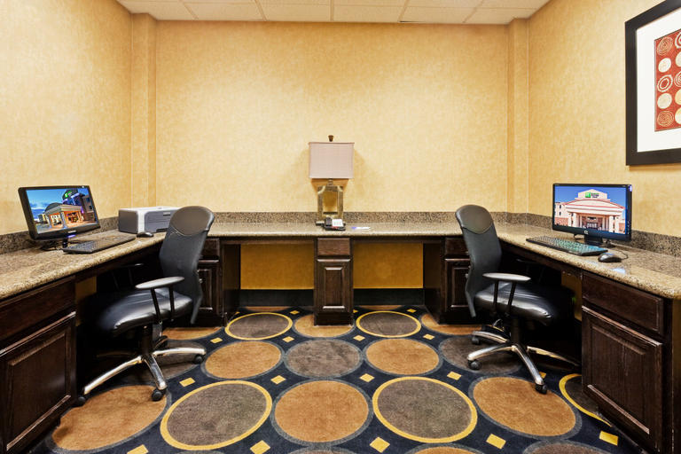 Others 1, Holiday Inn Express & Suites CLOVIS by IHG, Curry