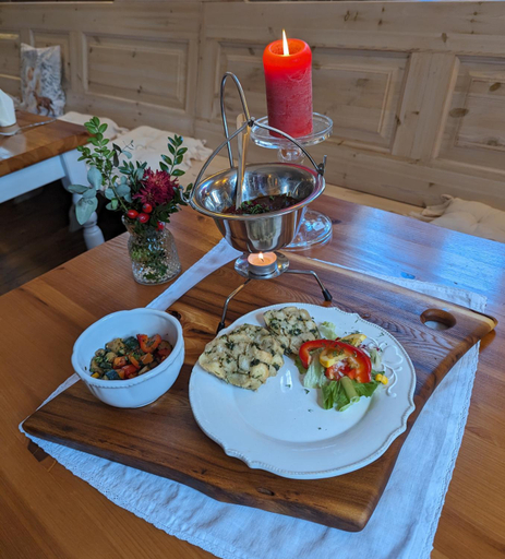 Food & Drinks 5, Schmidtalien Schlemmen und Schlummern,inklusive Infrarotsauna, Nordsachsen