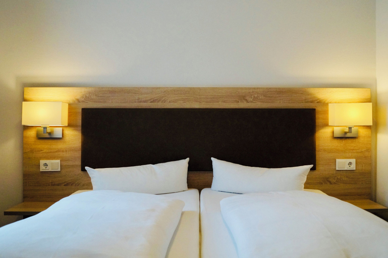 Bedroom 4, Hotel & Restaurant Pelikan, Sigmaringen