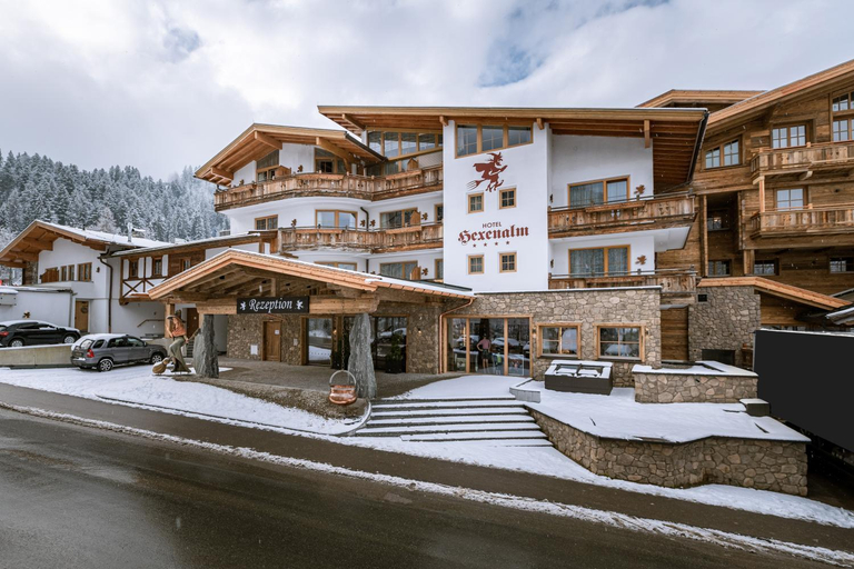Exterior & Views