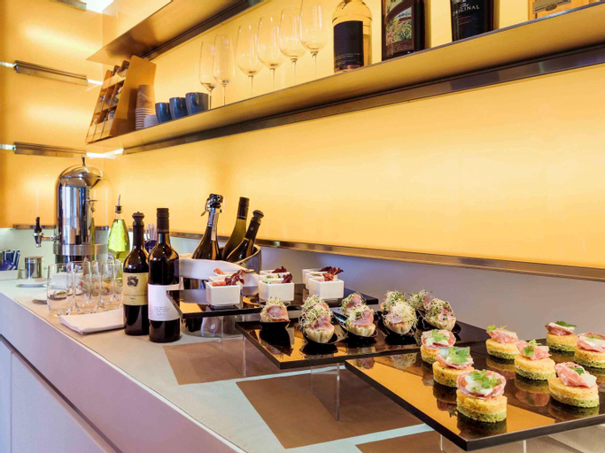 Food & Drinks