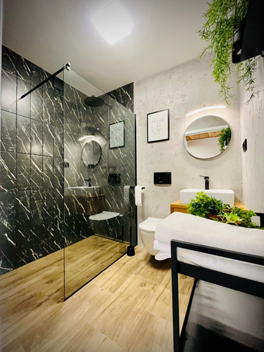 Bathroom 3, Osada Zrodlana, Jelenia Góra