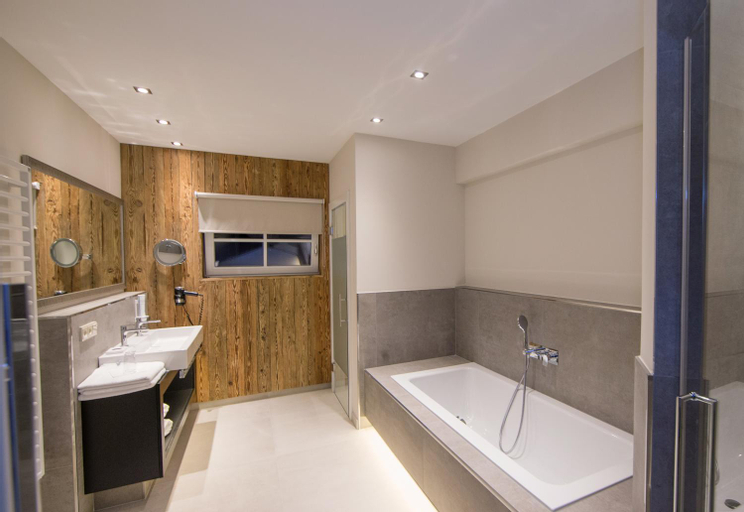 Bathroom 4