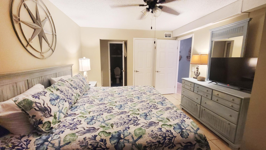 Bedroom 2, The Summit 431, Bay