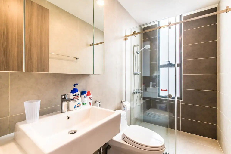 Bathroom 2, ICON 56 Luxury Aparment, District 4
