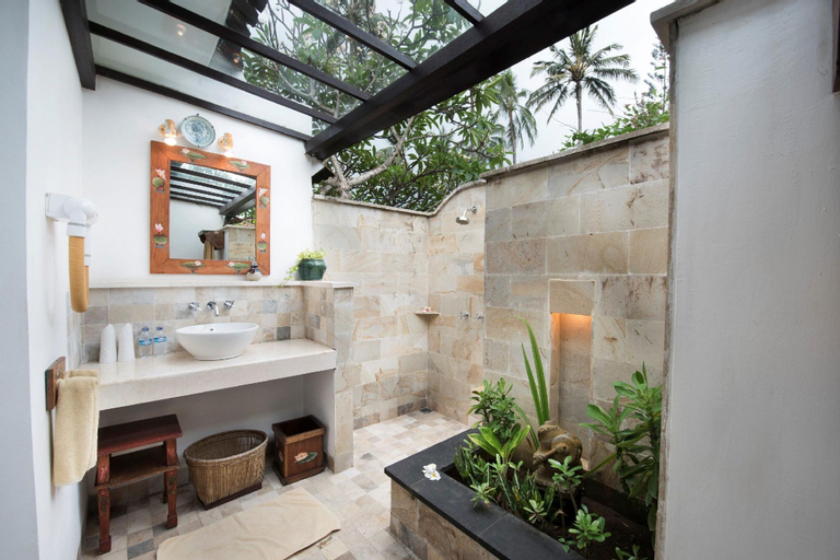 Bathroom 9