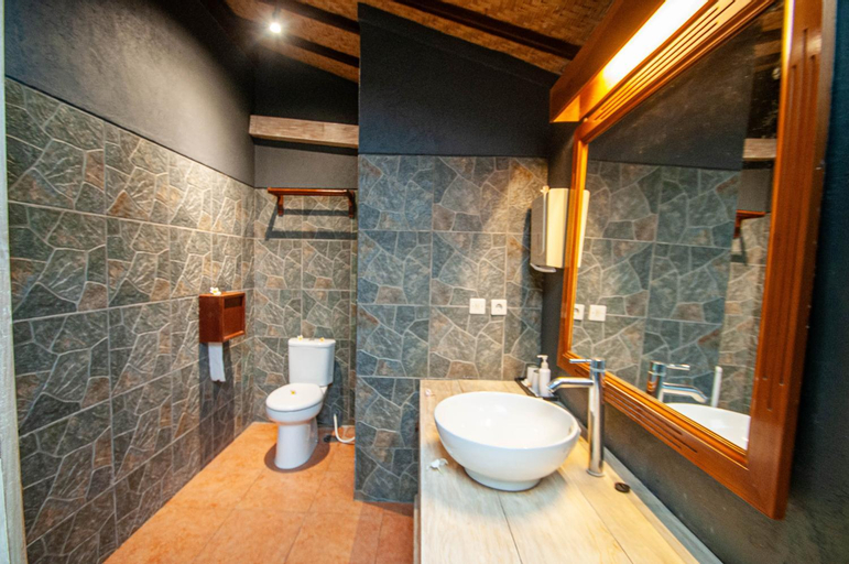 Bathroom 12