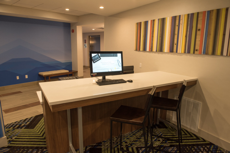 Holiday Inn Express & Suites Dayton SW - University Area, Montgomery