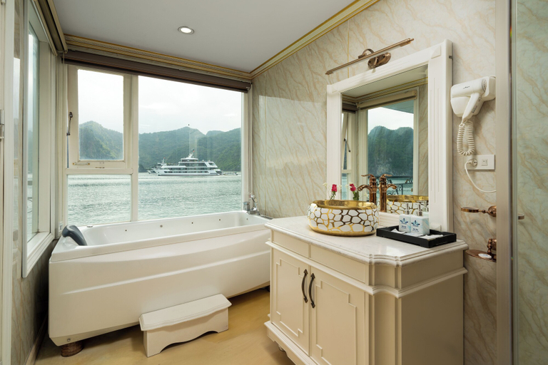 Bathroom 4, Halong Aquarmarine Royal Cruise, Hạ Long