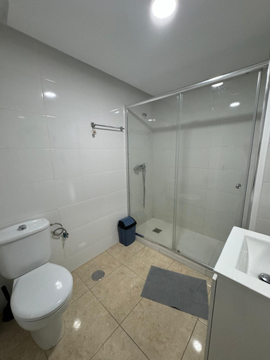 Bathroom 2, Mars Suites Alondra, Madrid
