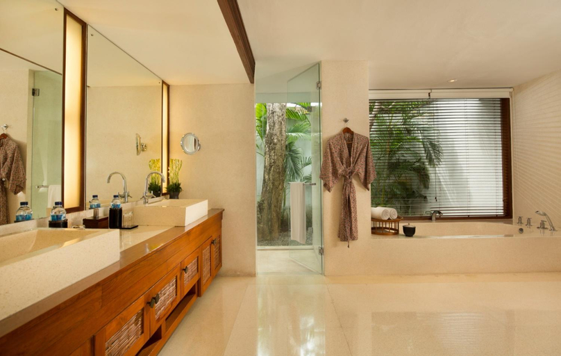 Bathroom 11
