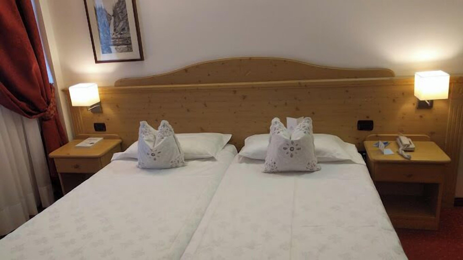 Bedroom 2, Nivis Hotel, Trento