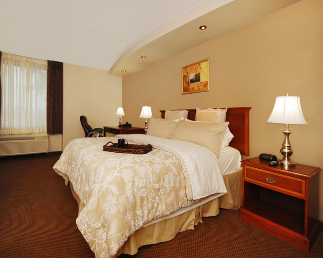 Bedroom 3, Clarion Inn, Washington