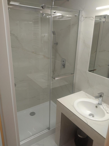 Bathroom 4, Motel Tower, Toruń City
