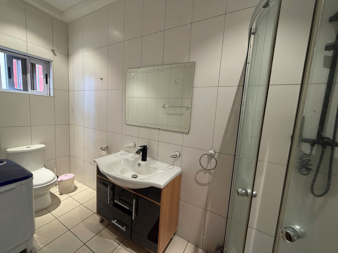 Bathroom 3, Mayama airport apartment, Accra