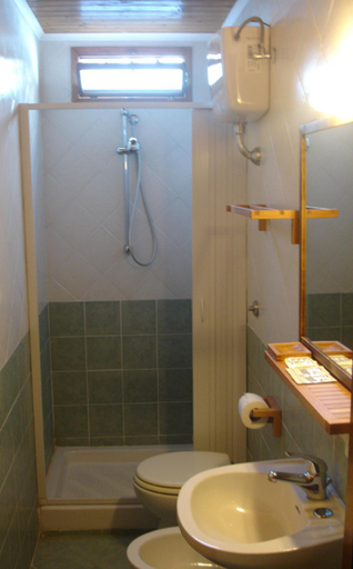 Bathroom 2, Fiori D'Arancio, Napoli