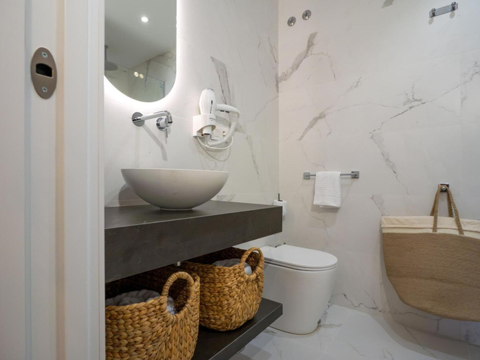 Bathroom 3, Remedios 43, Cádiz