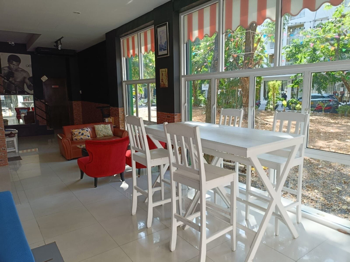 Food & Drinks 3, Central Perk Hotel, Phuket Island