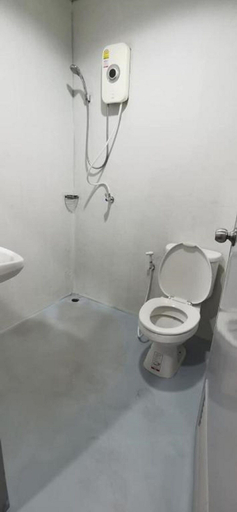 Bathroom 3, GO INN Khaosan, Phra Nakhon