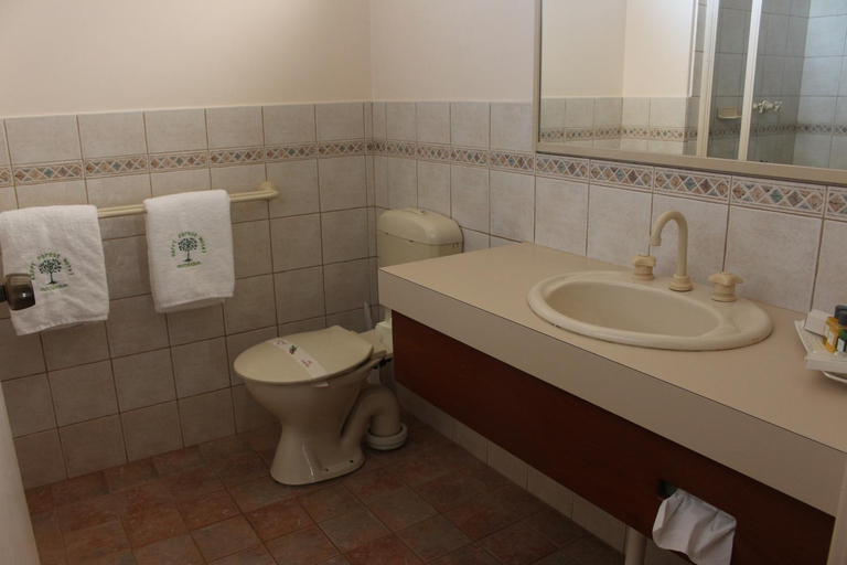 Bathroom 15
