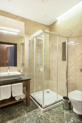 Bathroom 4, Hotel Mansor, Warsaw
