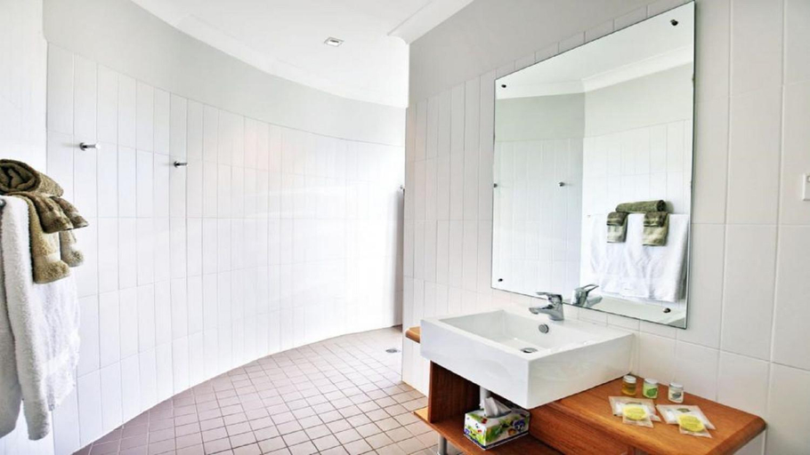 Bedroom 3, Cloudsong Chalet 4 Close to the village centre, Shoalhaven - Pt B