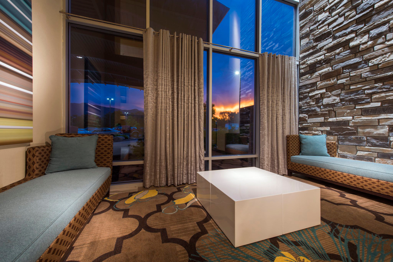Bedroom 4, Holiday Inn Express & Suites COLORADO SPRINGS CENTRAL by IHG, El Paso