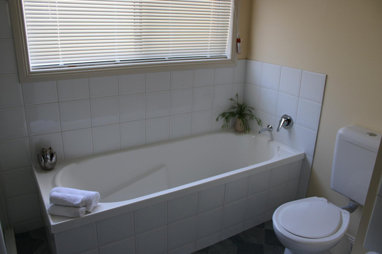 Bathroom 4, Kermandie, Huon Valley