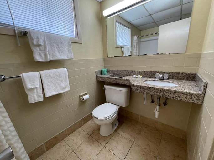 Bathroom 5, East Hartford - Hartford, Hartford