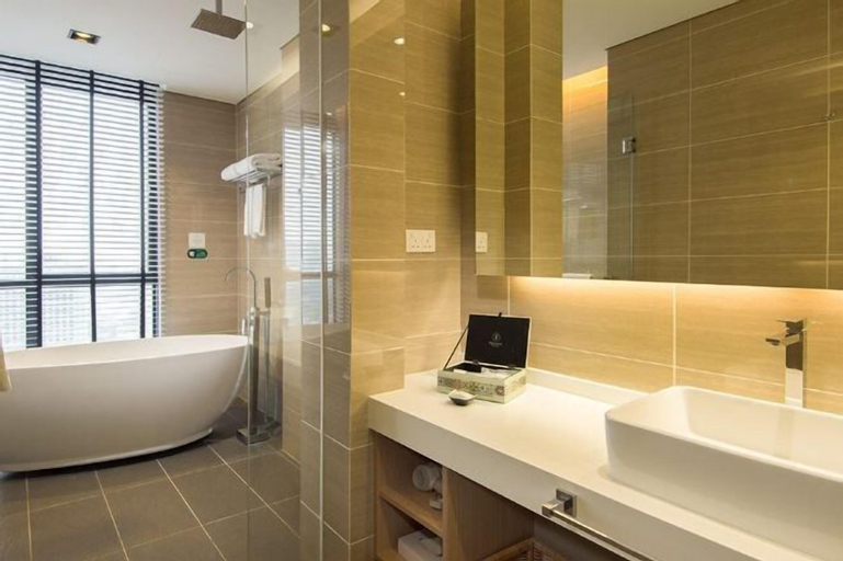 Bathroom 28