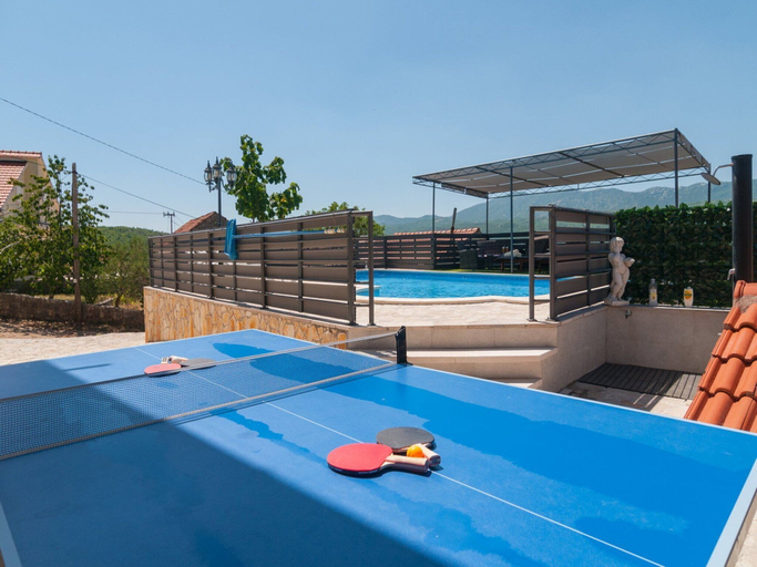 Sport & Beauty 5, Villa Homeland, Runovići