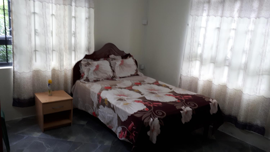 5, TOOFANVILLA, Black River