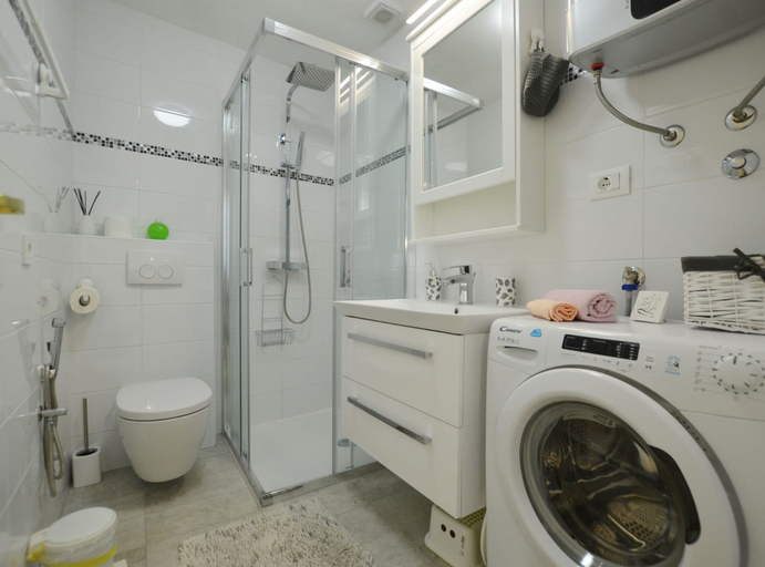 Bathroom, Charming and Tranquil Rovinj Center Apartment, Rovinj